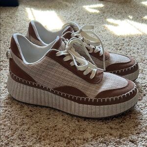 Universal Thread Brown and White Platform Sneakers with Modern Design